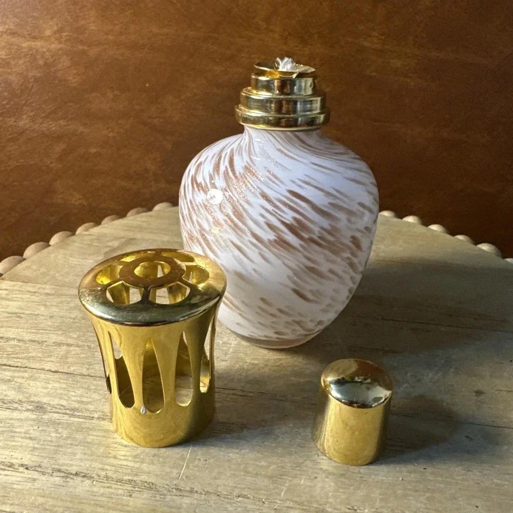 CATALYTIC OIL LAMP GLASS WHITE WITH GOLD Swirly SPECKS simply Beautiful 5.5
